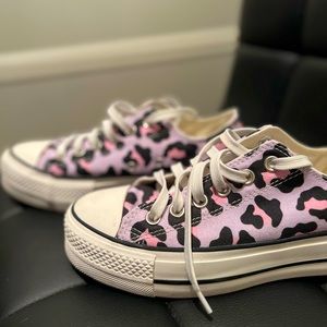 Converse Cheetah print